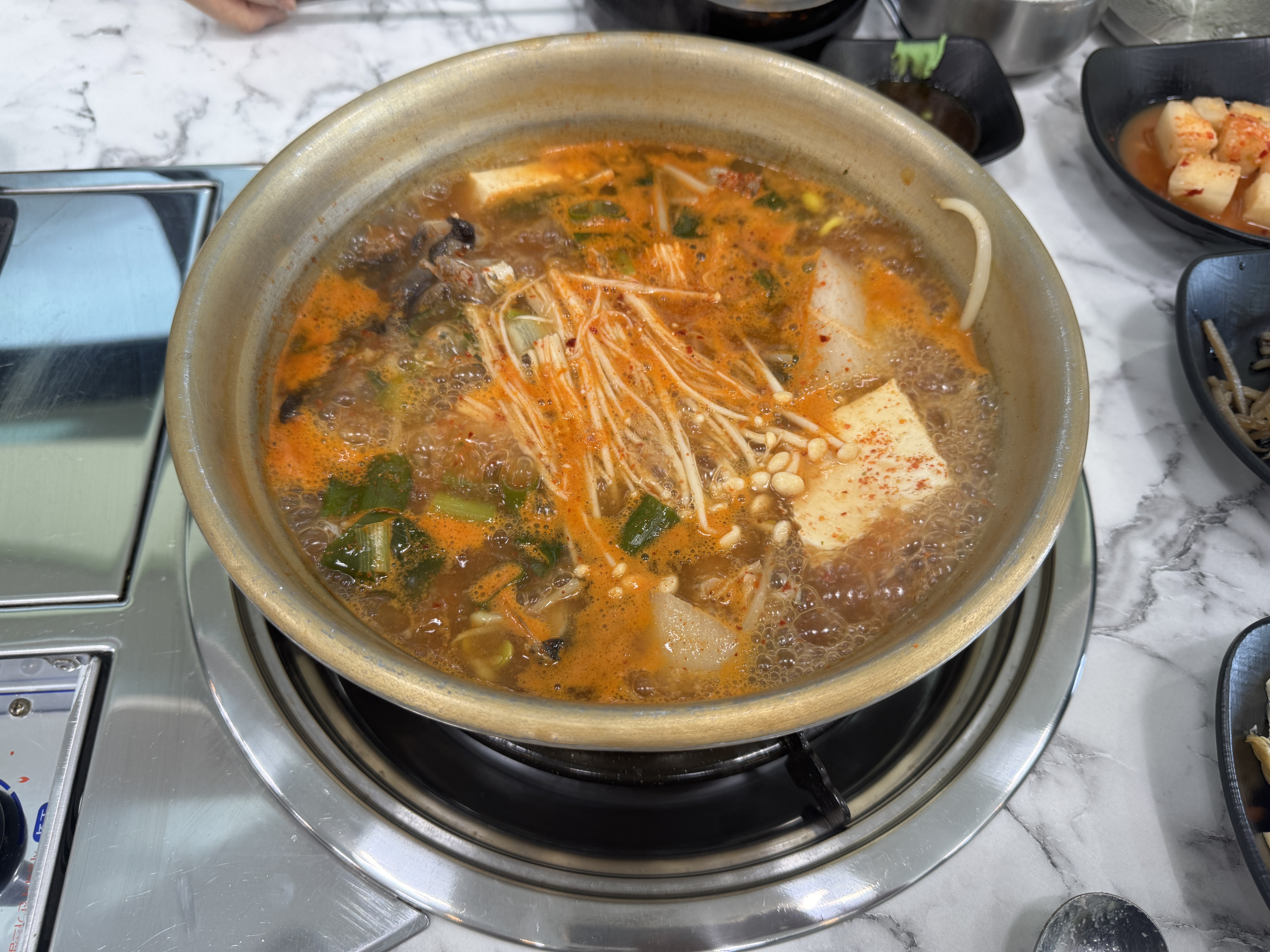 보글보글 끓는 동태탕