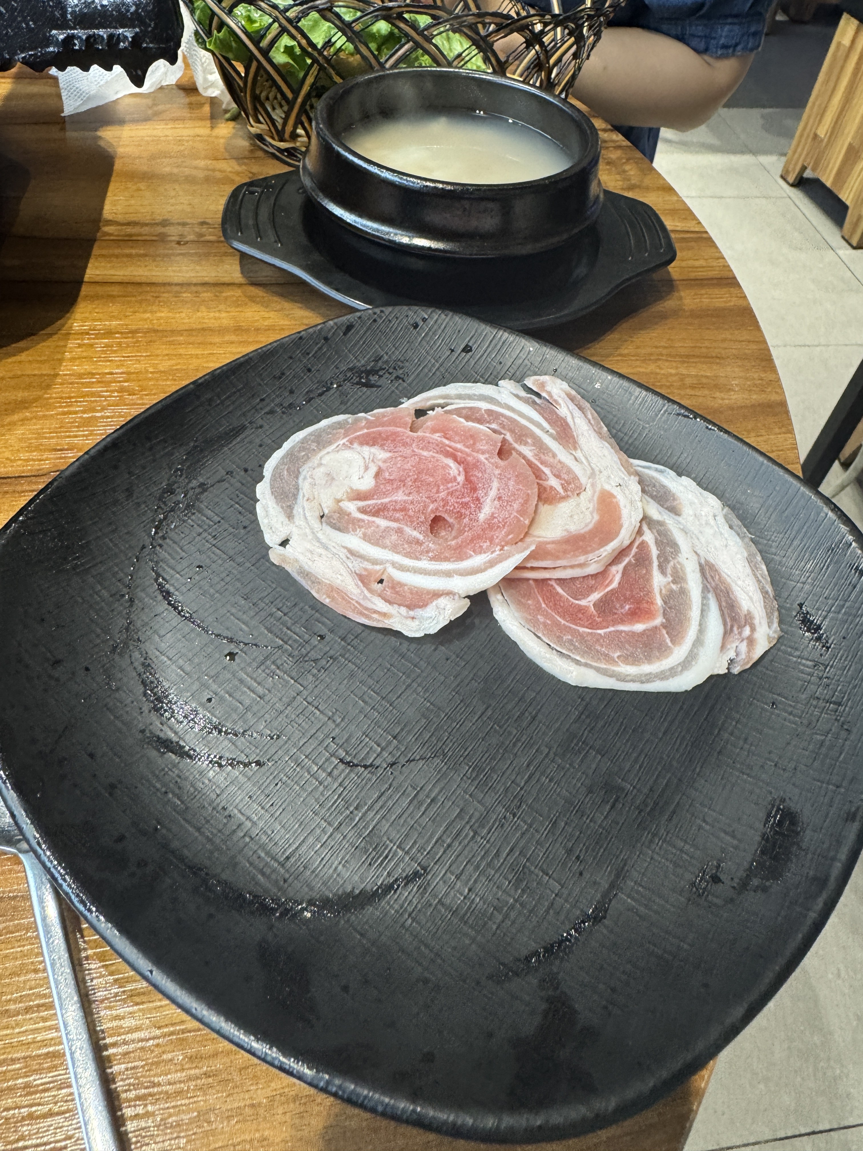 장미처럼 말린 꽃삼겹